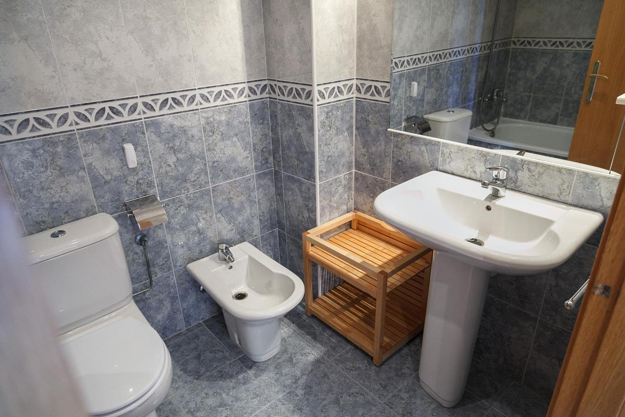 Uhc Larimar Family Complex Apartment Салоу Екстериор снимка