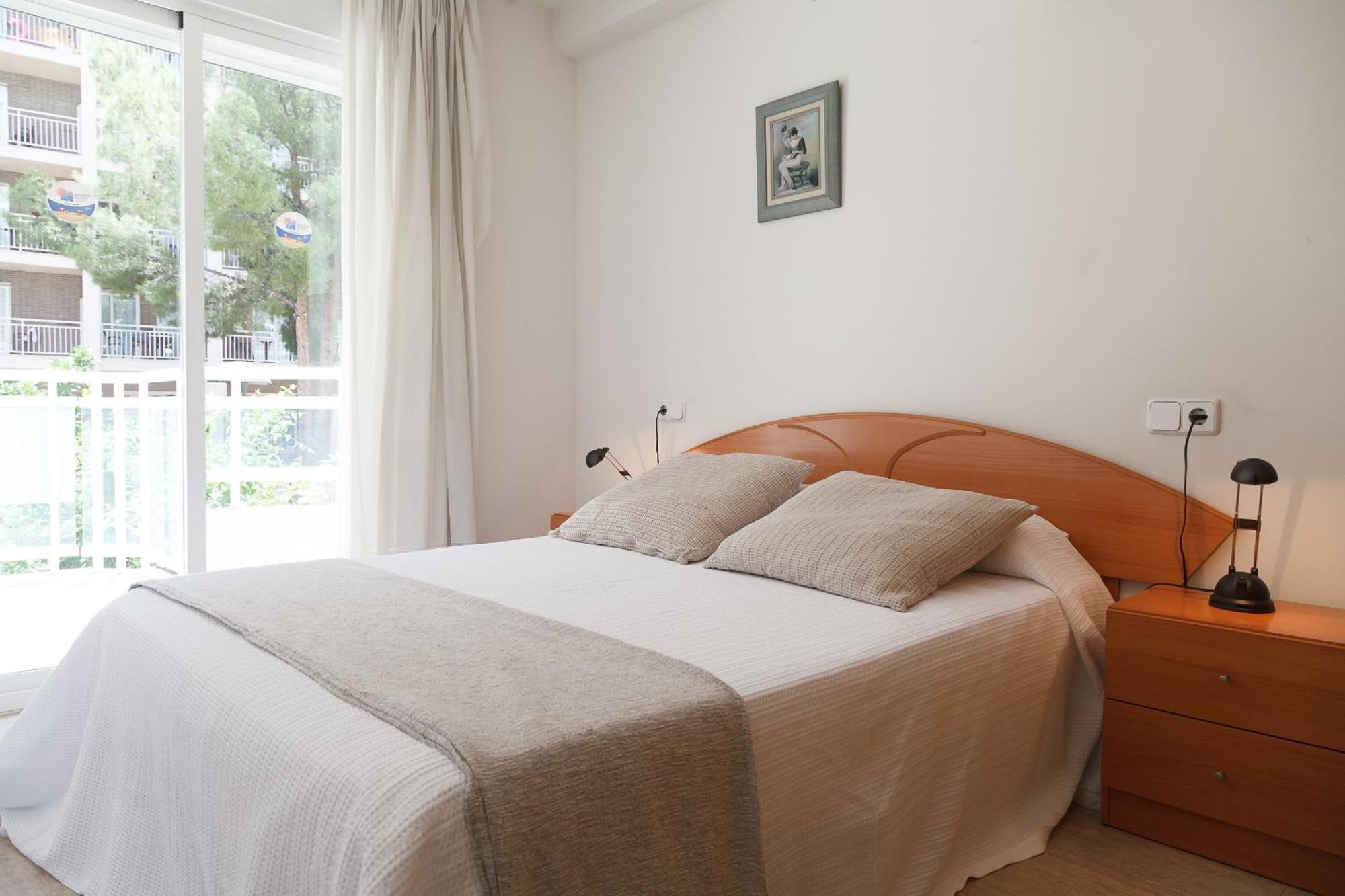 Uhc Larimar Family Complex Apartment Салоу Екстериор снимка